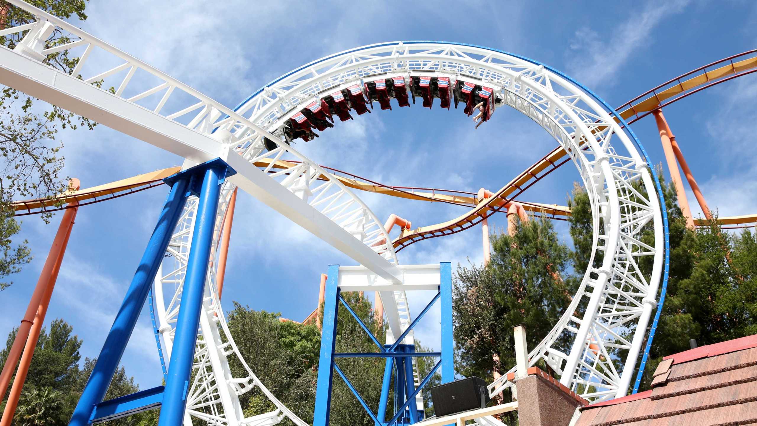2560x1440 Six Flags Magic Mountain To Close Temporarily Due To COVID 19 Concerns