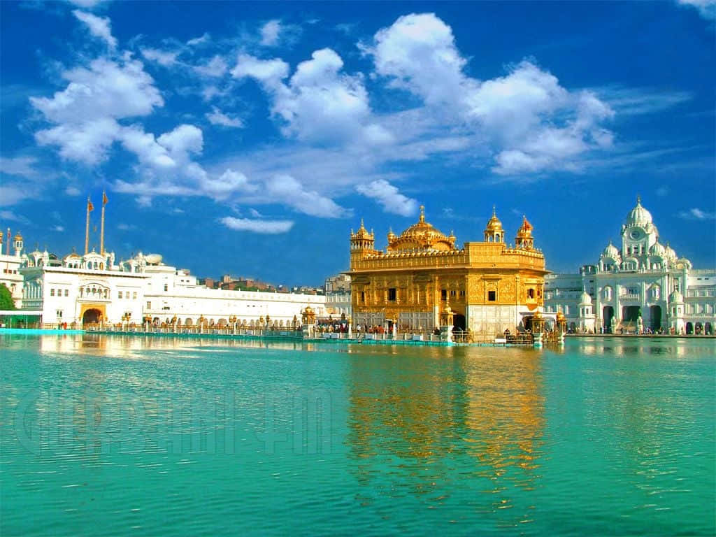 1024x768 Golden Temple Picture