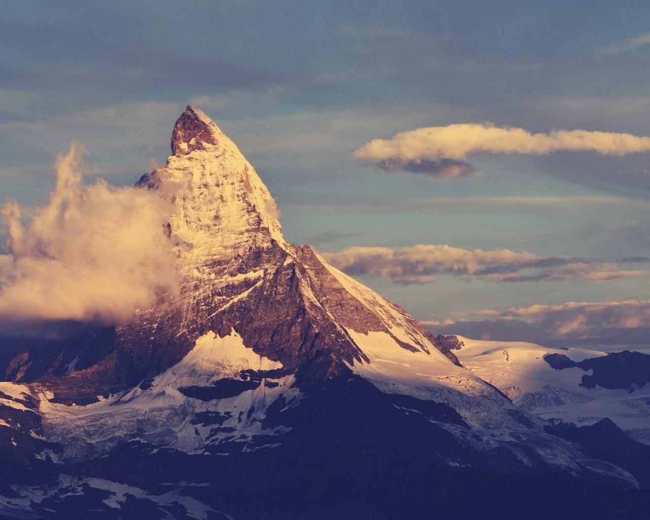 1280x1024 Matterhorn Mountain Peak desktop PC and Mac wallpaper
