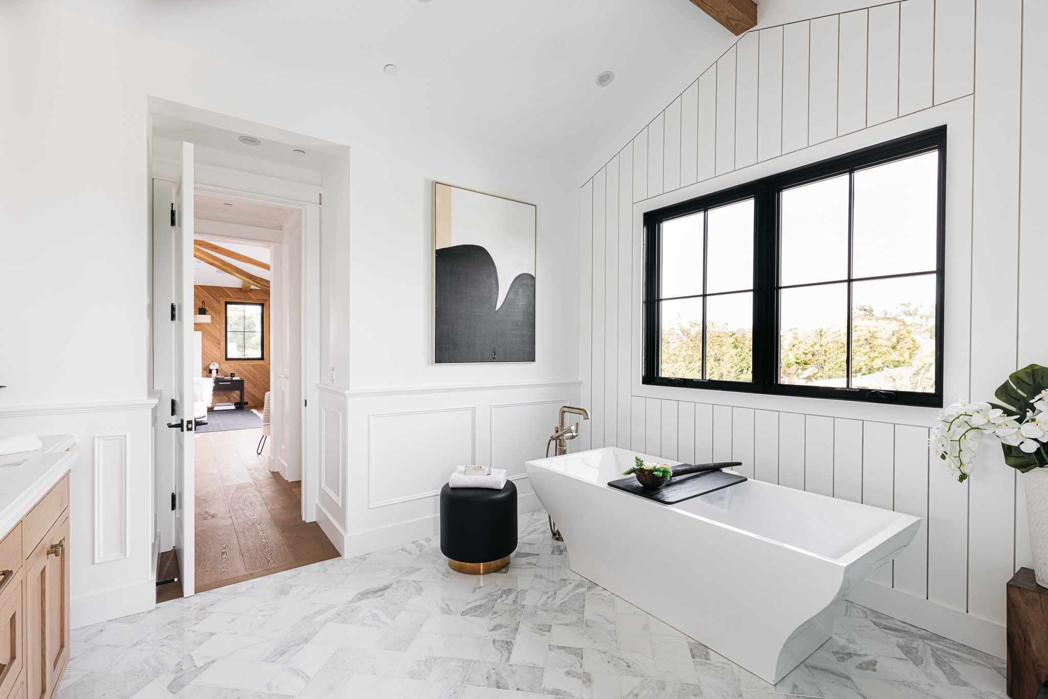 2048x1366 Gorgeous White Marble Bathrooms With Luxurious Style