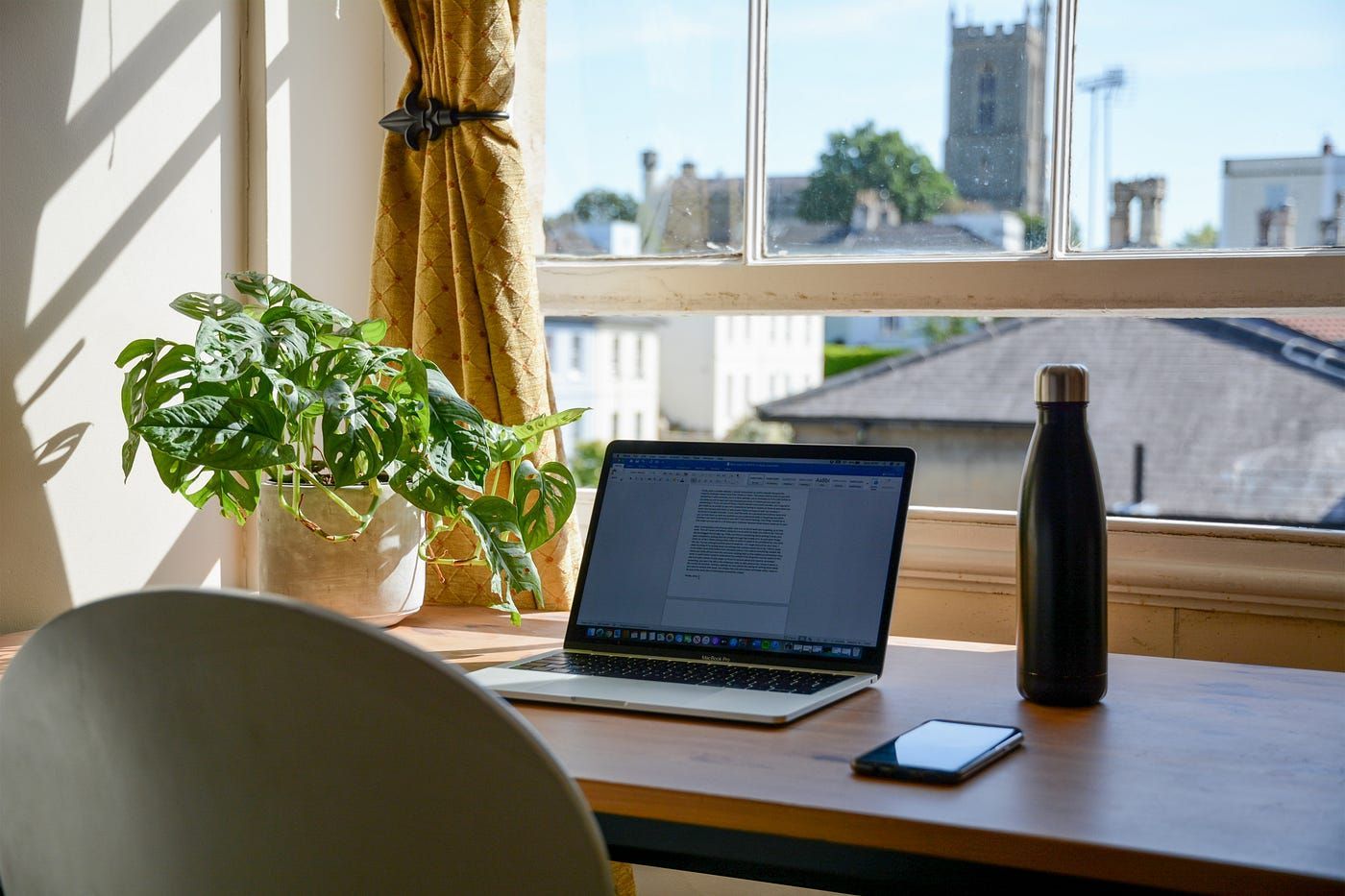 1400x933 Creating A Sustainable Home Office: Simple Tips For An Earth Friendly Workspace. By Ozgun Kasap