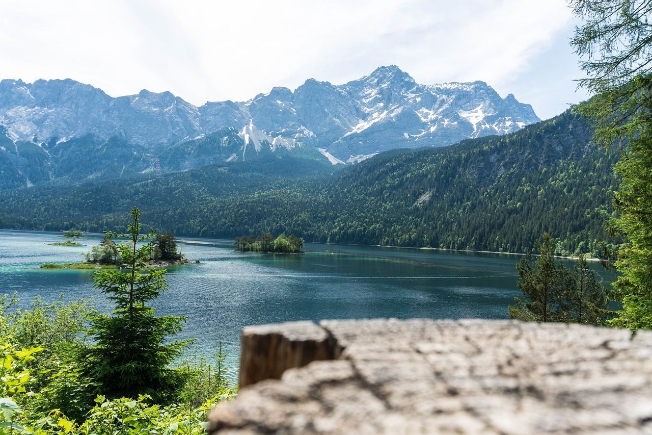 1280x853 Zugspitze Eibsee Mountains