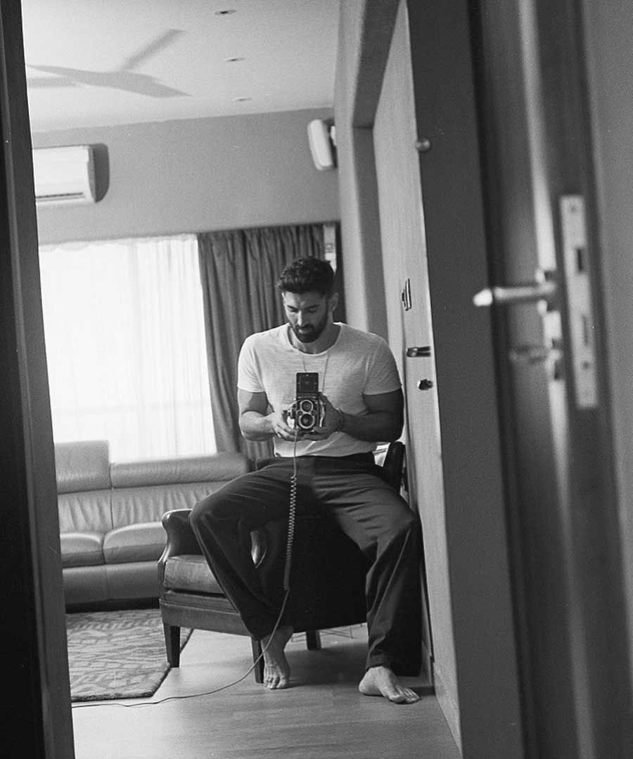 900x1079 Aditya Roy Kapur. Aditya Roy Kapur looks suave in these Instagram photo