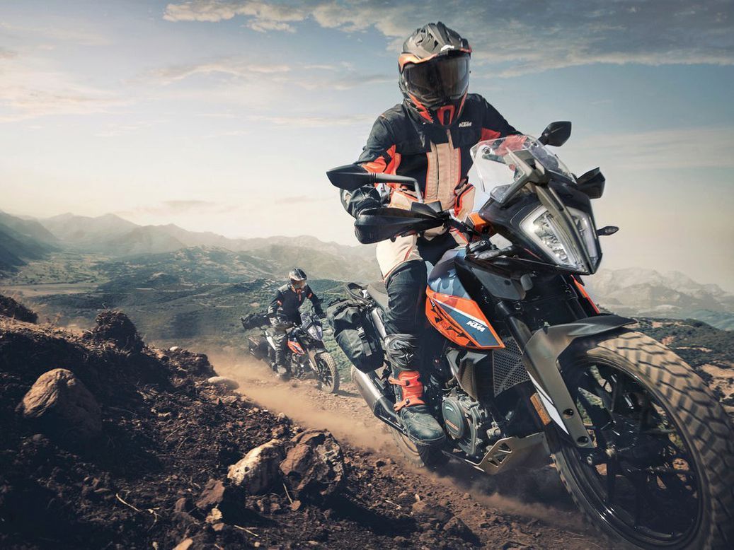 1037x778 KTM 390 Adventure