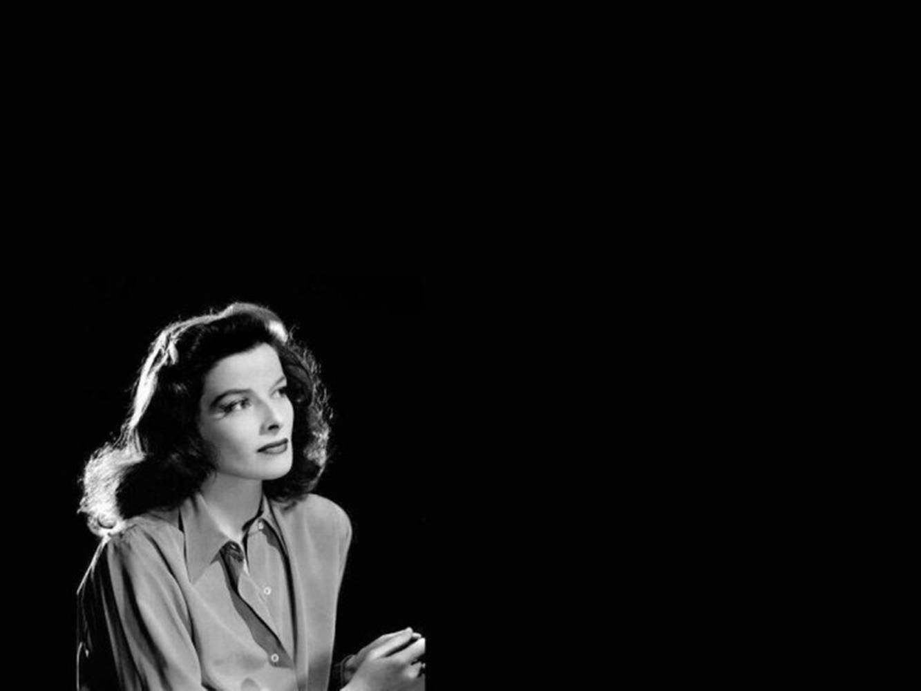1333x1000 Download Katharine Hepburn On A Dark Background Wallpaper