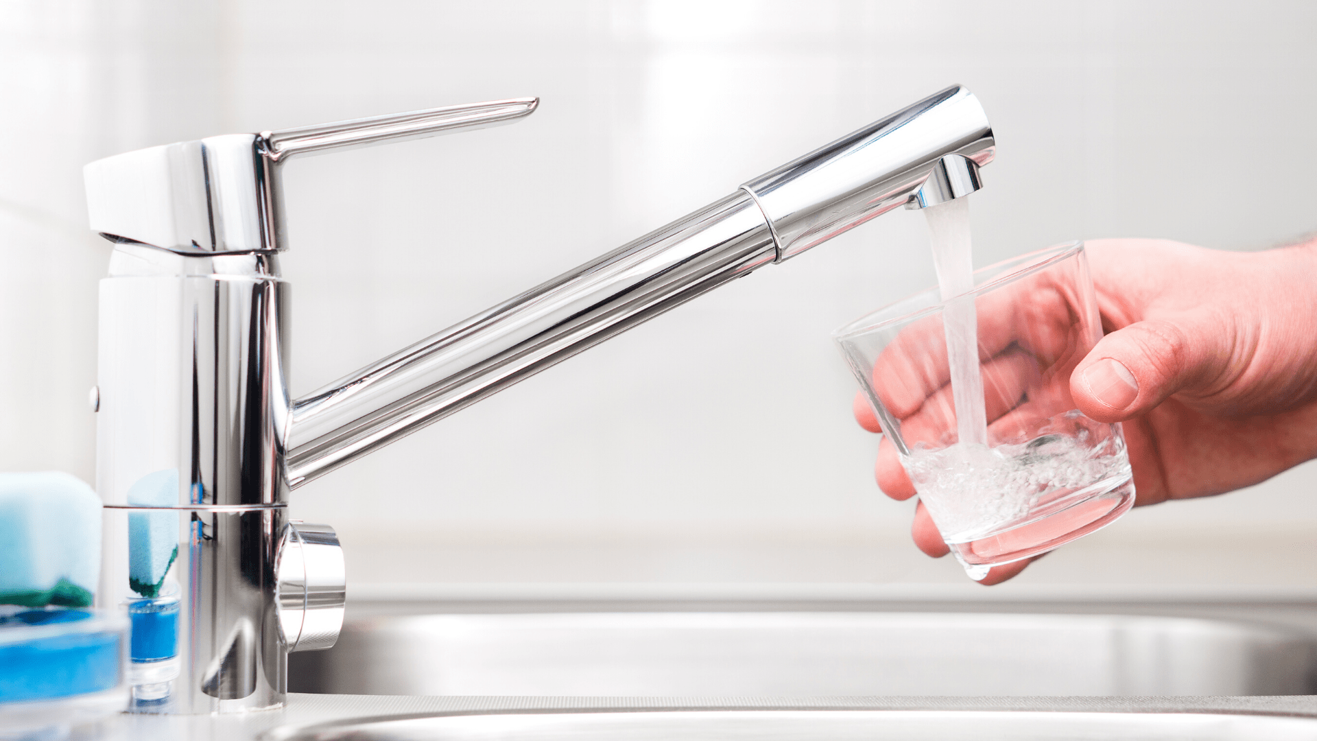 1920x1080 Bottled Water vs. Tap—Which is Better for Your Teeth?