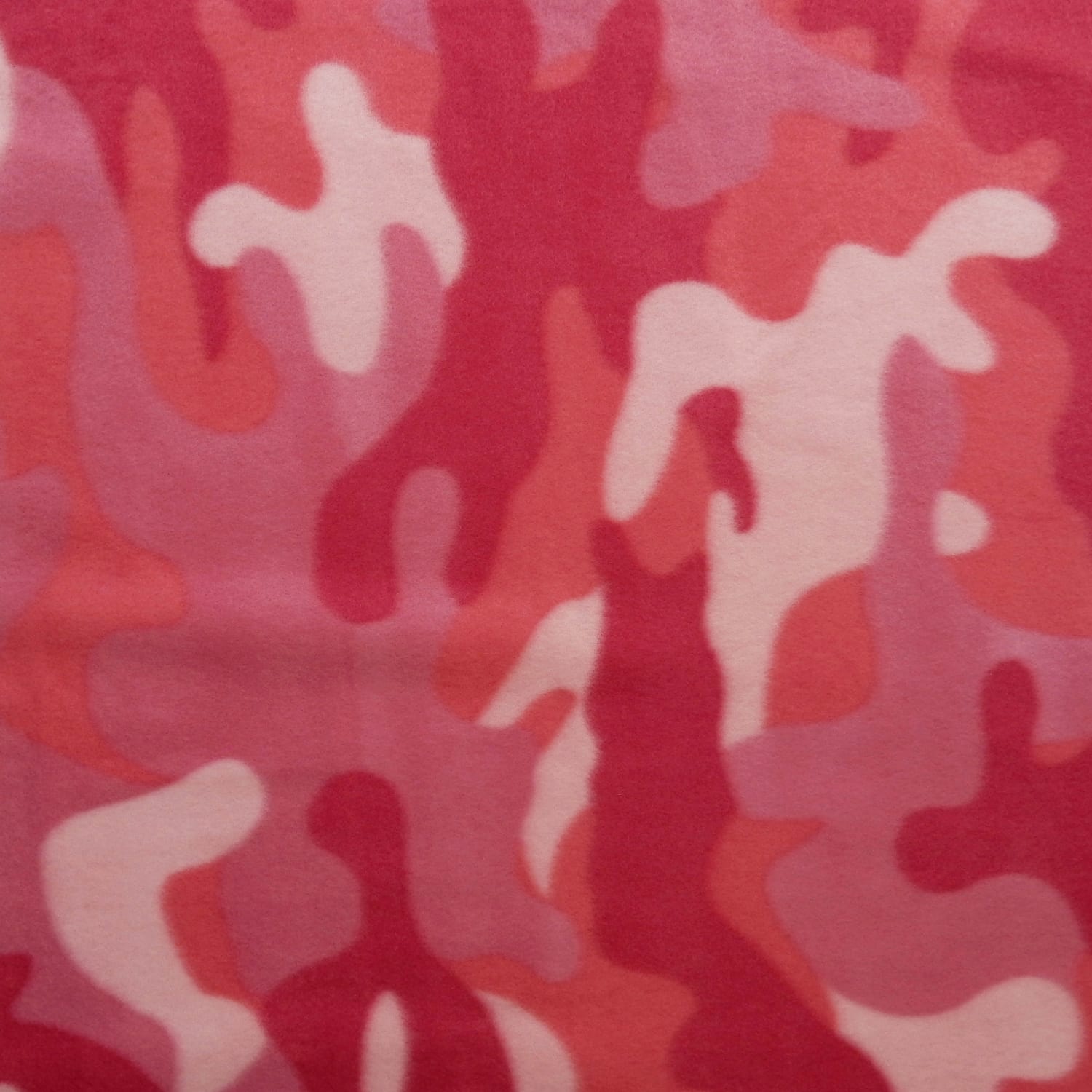 1500x1500 Fleece Print Camouflage Pink,