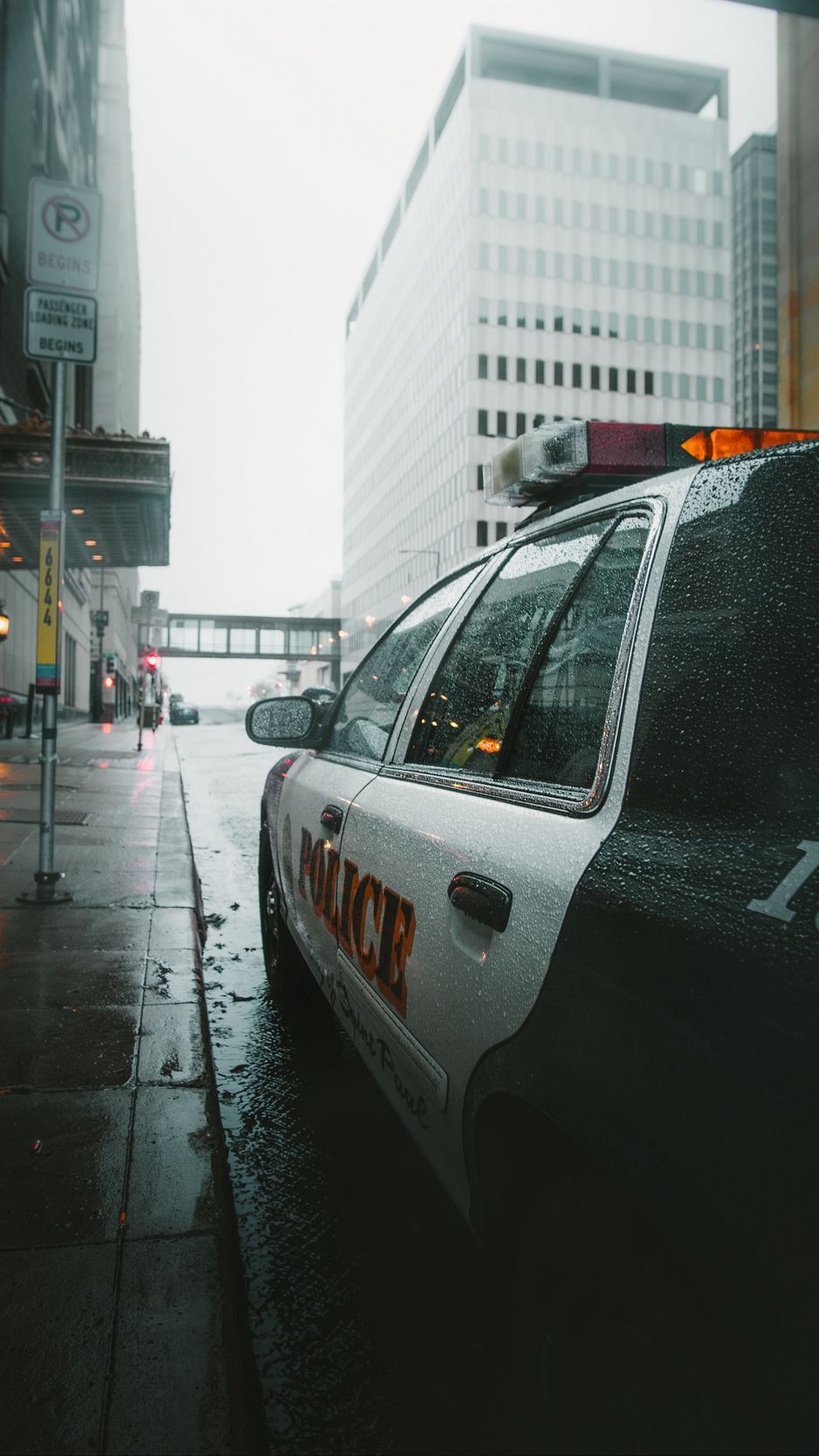 938x1668 Download Wallpaper 938x1668 Police, Car, Street, City, Rain Iphone 8 7 6s 6 For Parallax HD Background