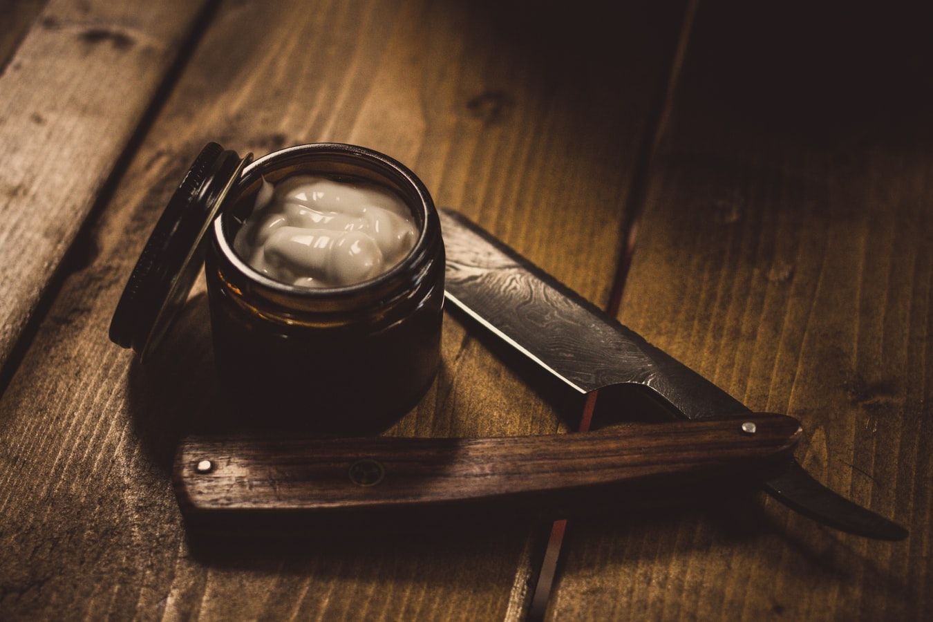 1350x900 Why men have to stop shaving with straight razors
