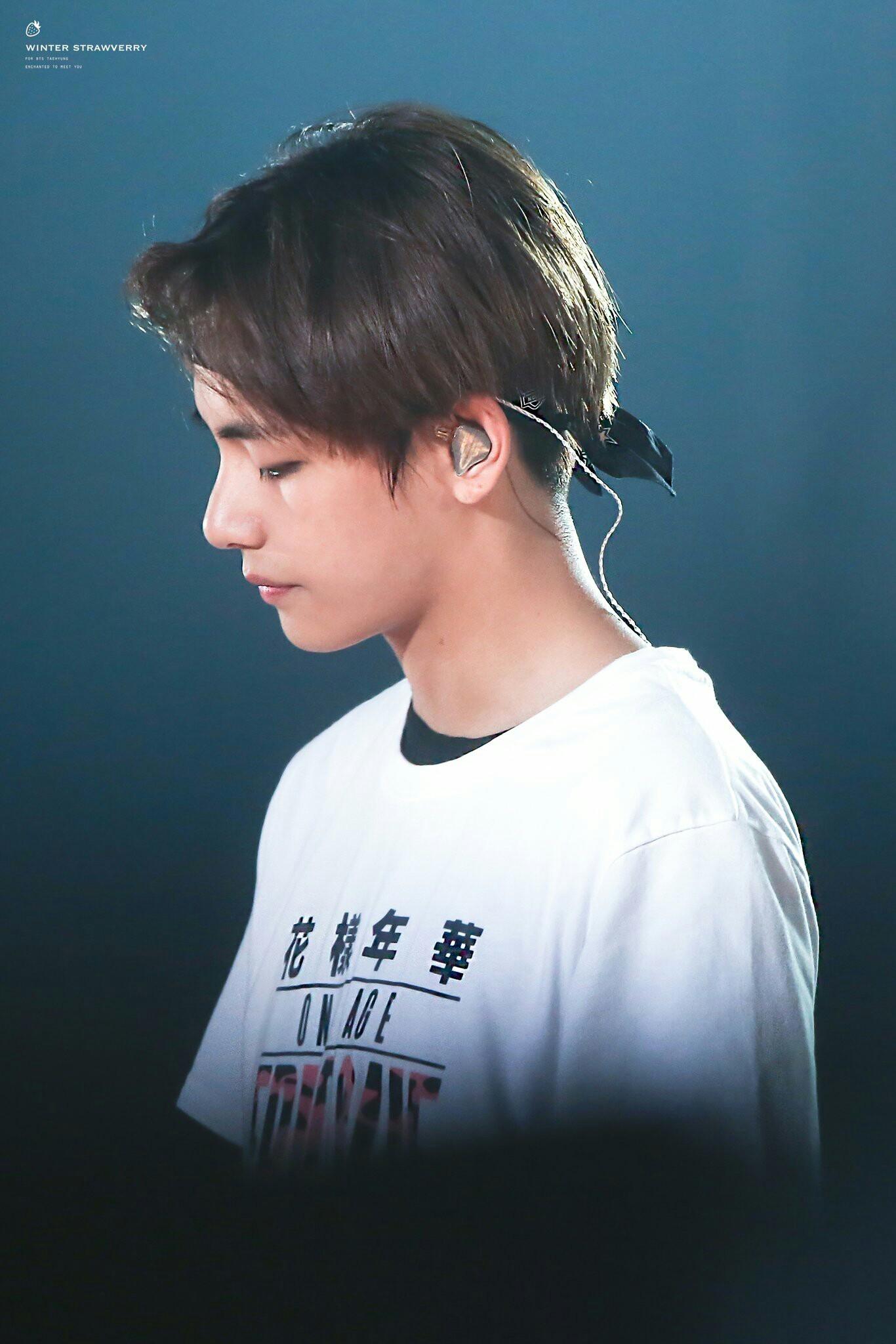 1366x2048 Kim Tae Hyung Wallpaper