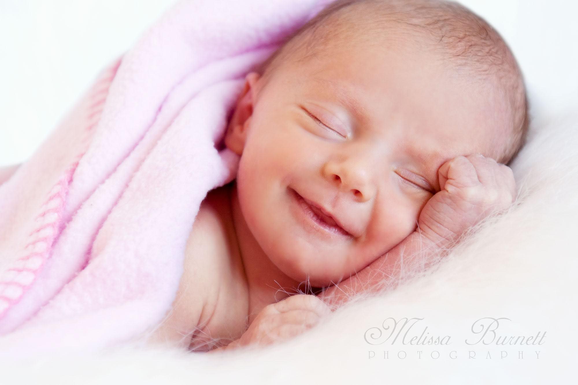 2000x1331 Cute Baby Wallpaper Desktop Collection 2000x1331 (117.86 KB)