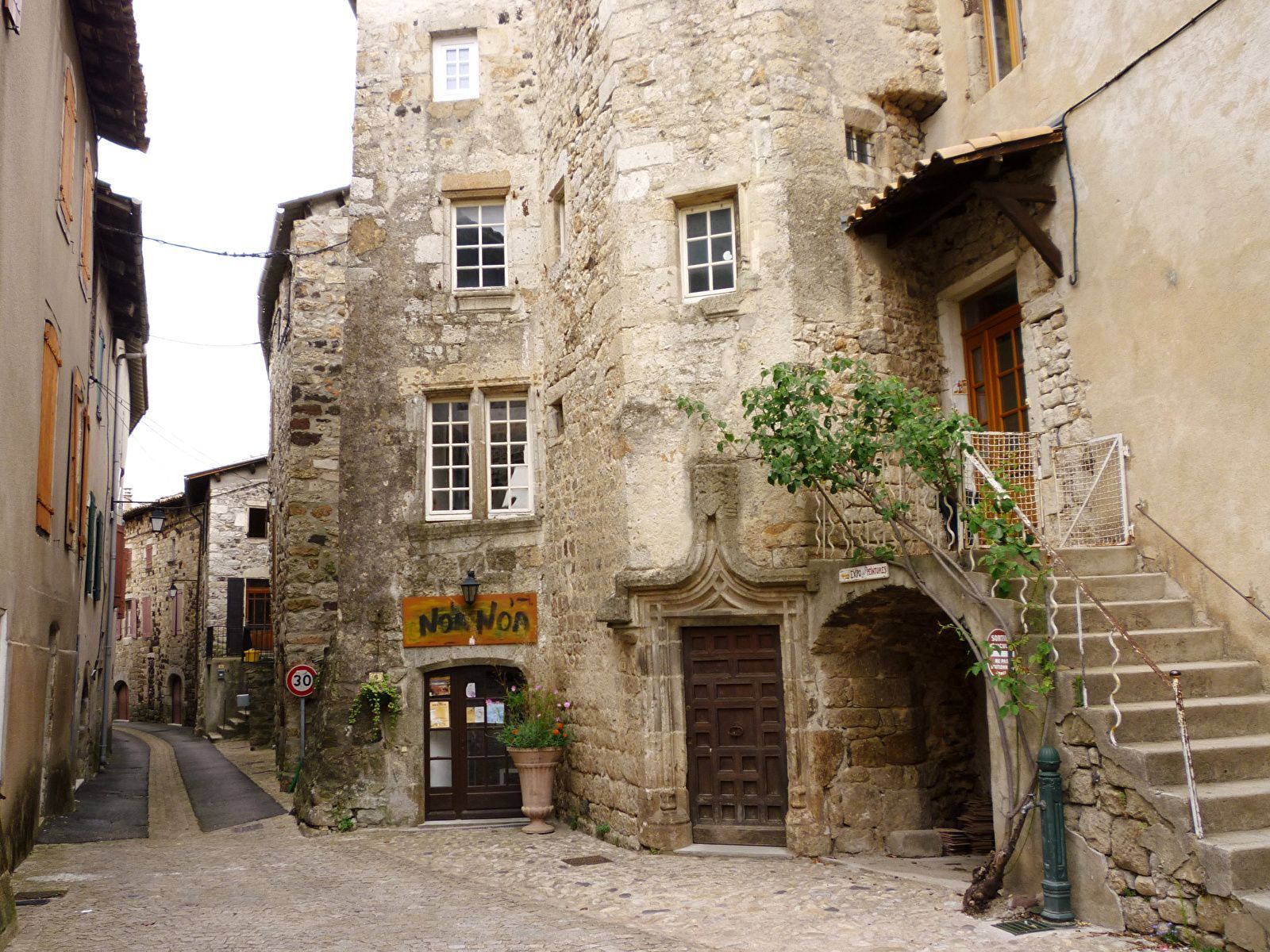 1600x1200 Desktop Wallpaper France Ardeche stairway Street Houses 1600x1200