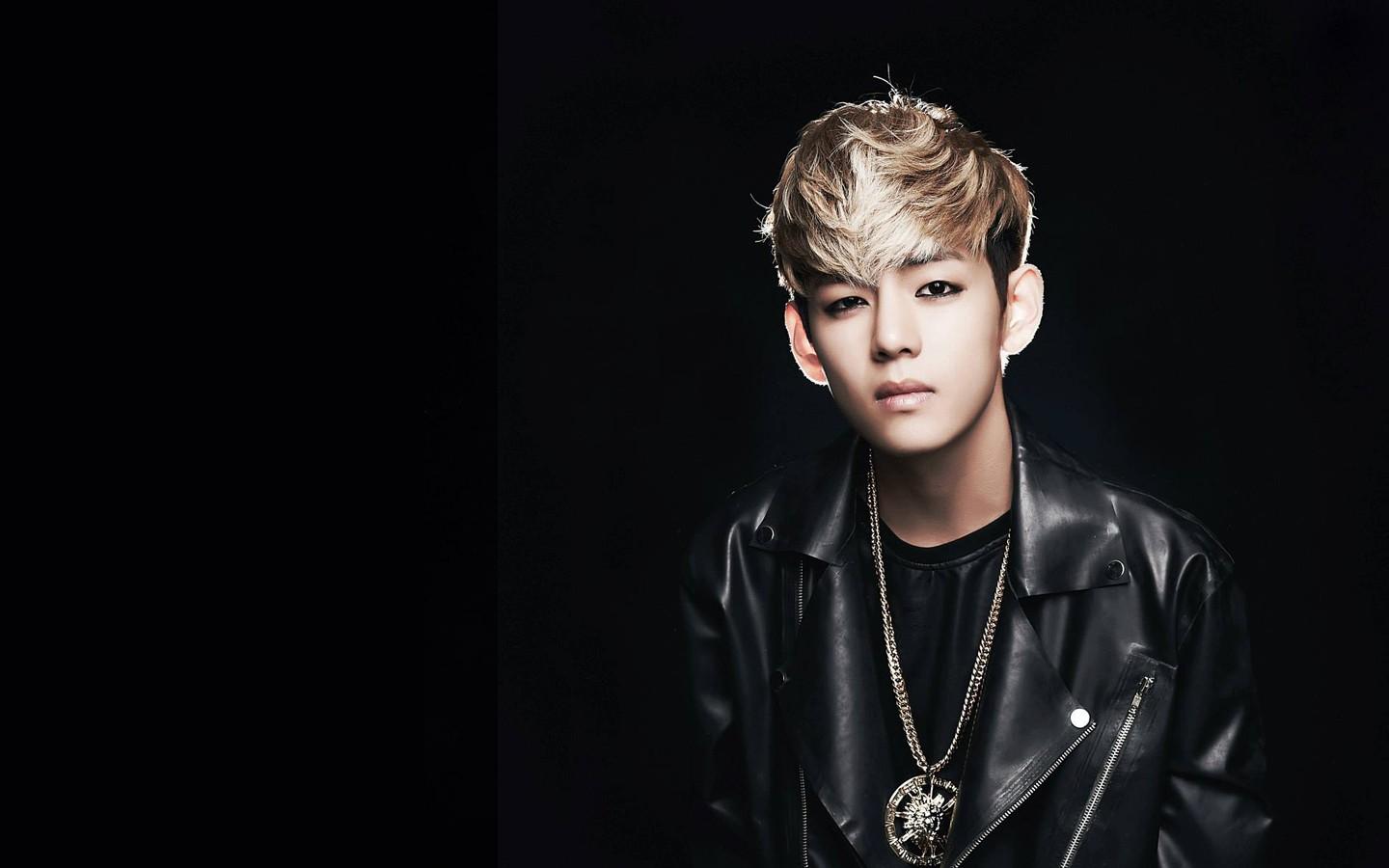 1440x900 BTS V Wallpaper