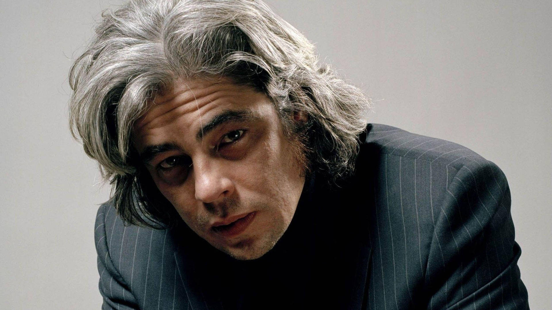 1920x1080 Download Close Up Portrait Of Puerto Rican Actor Benicio Del Toro Wallpaper