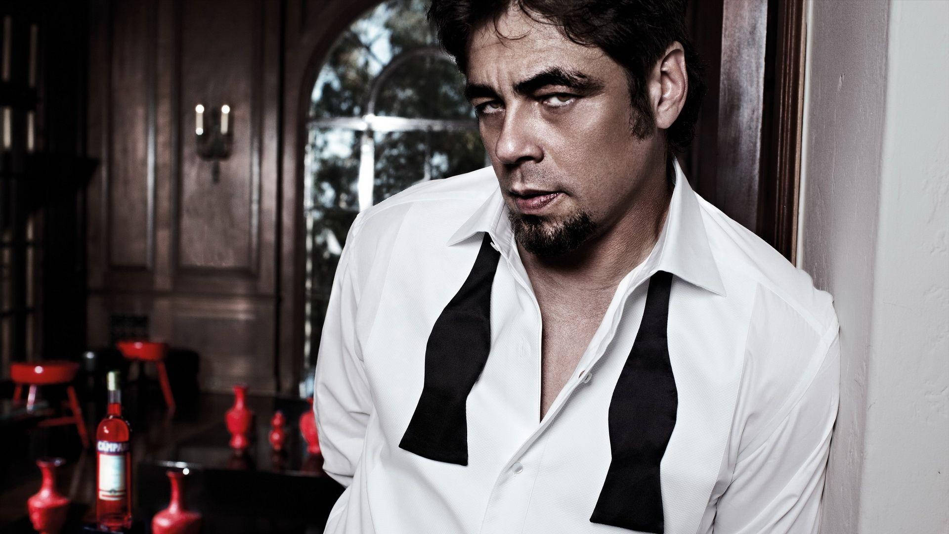 1920x1080 Download Benicio Del Toro The Red Affair Back Cover Wallpaper
