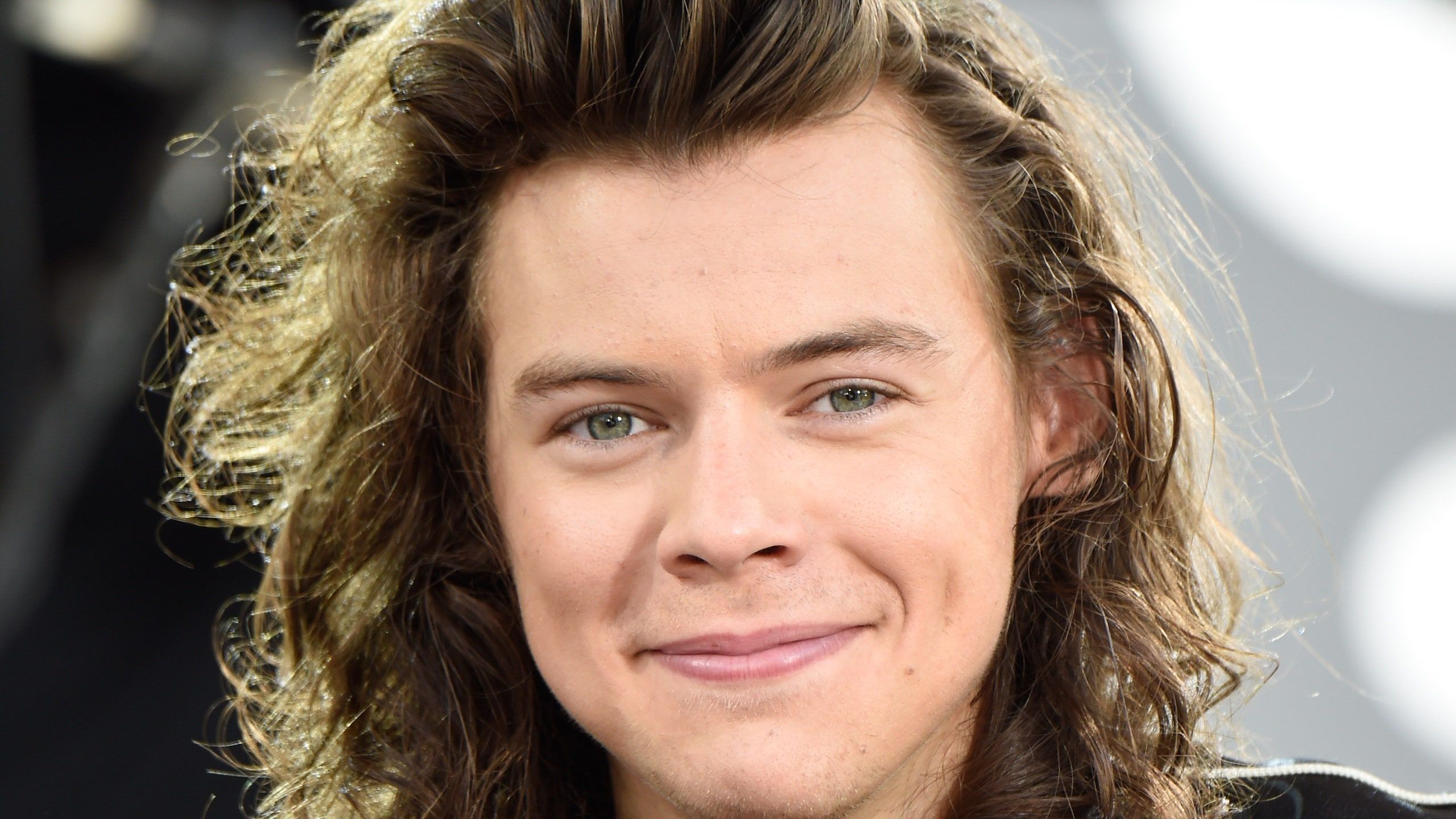 2560x1440 Harry Styles Debuts Three New Haircuts for Another Man Magazine