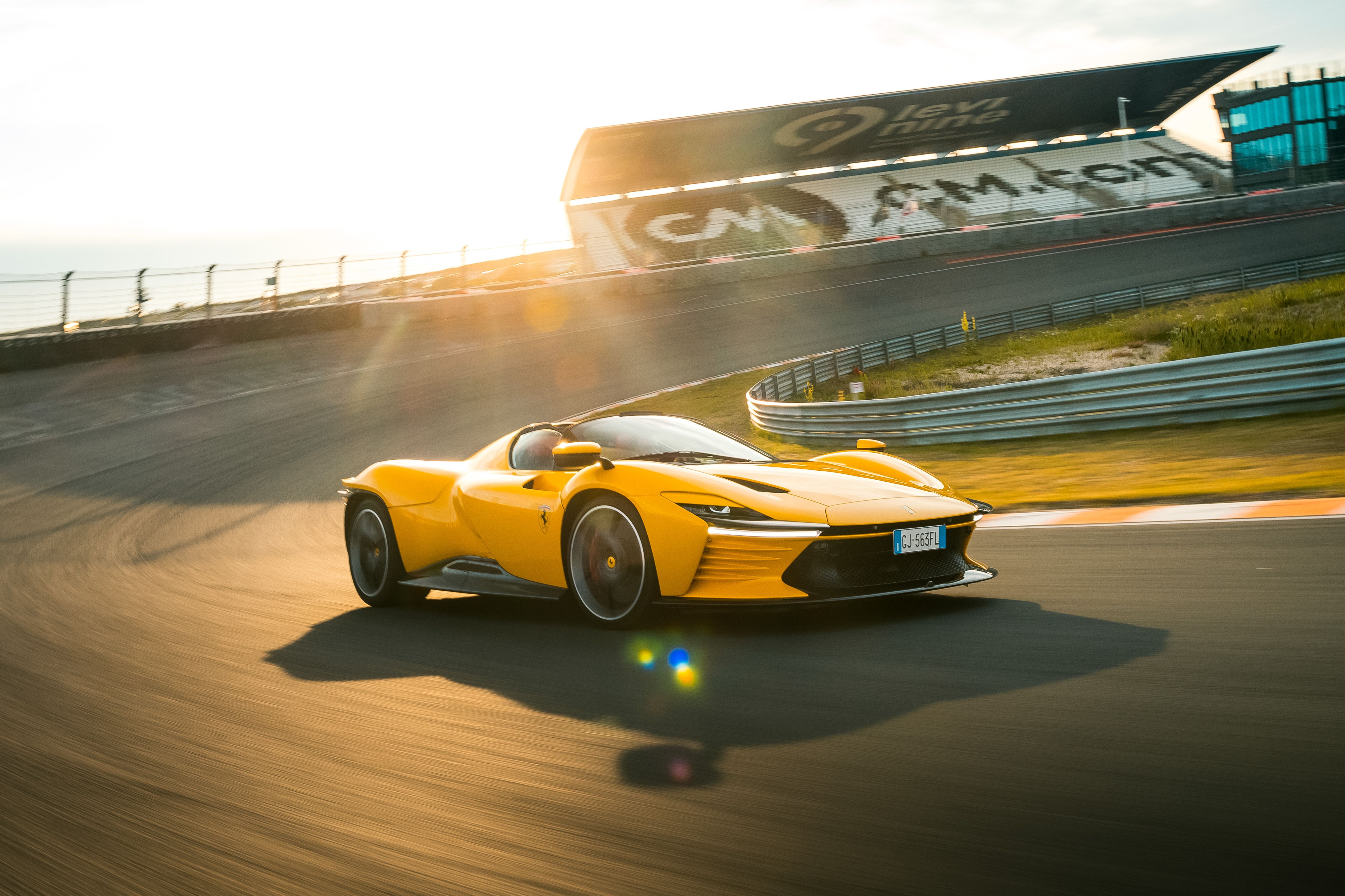 6000x4000 View Photo of the 2023 Ferrari Daytona SP3