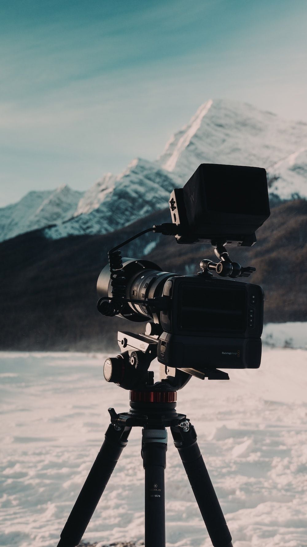 1000x1778 Camera Tripod Picture. Download Free Image