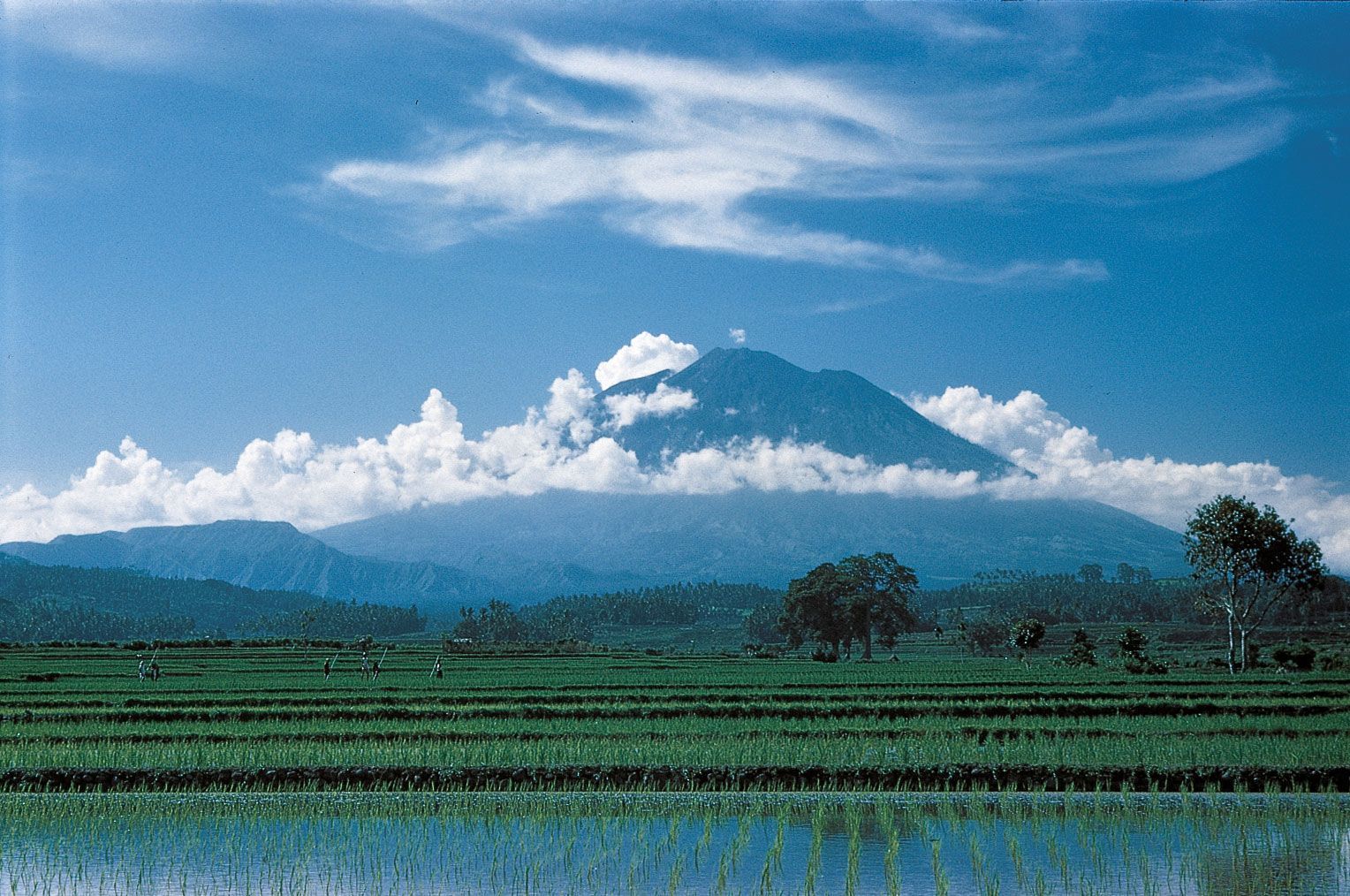 1528x1014 Bali. History, Climate, Population, Map, & Facts
