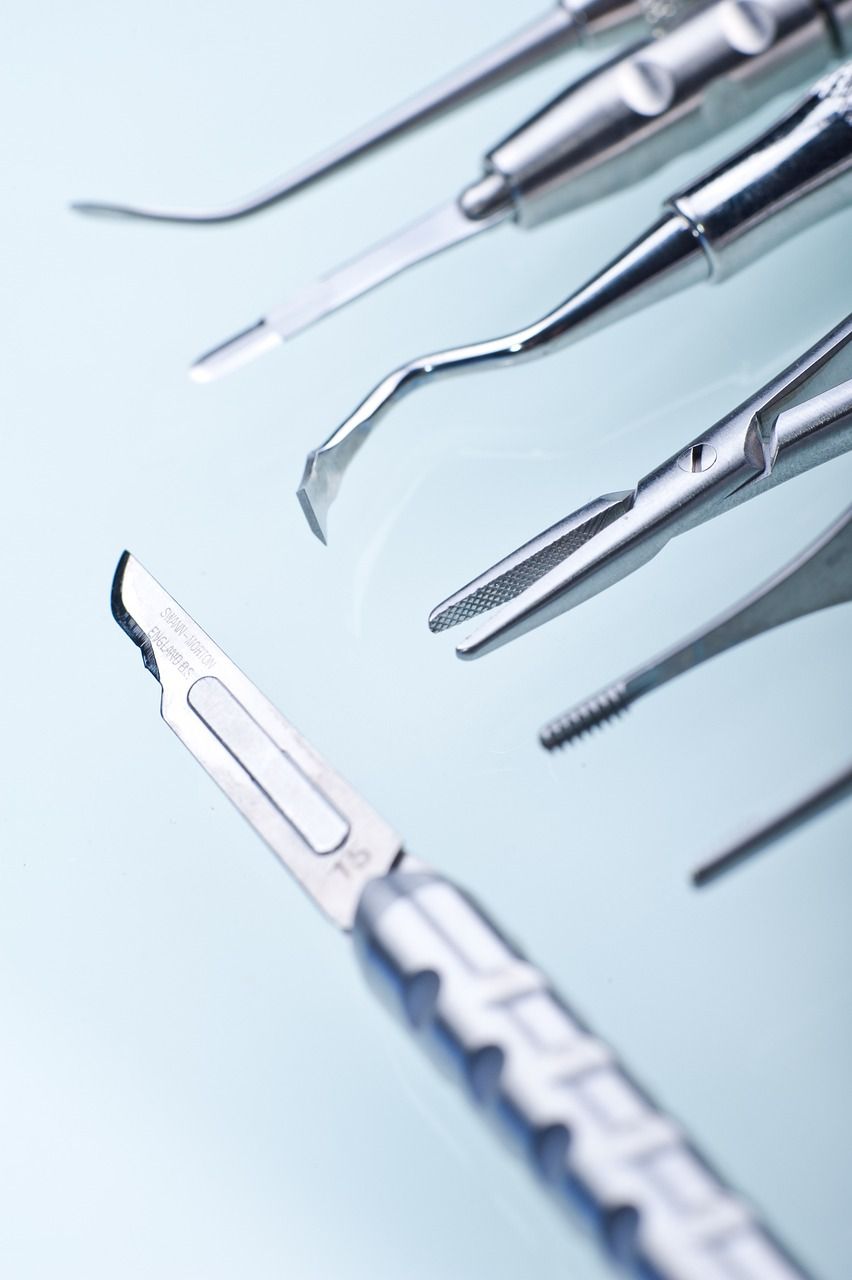 852x1280 Free Dental Tools & Dentist Image