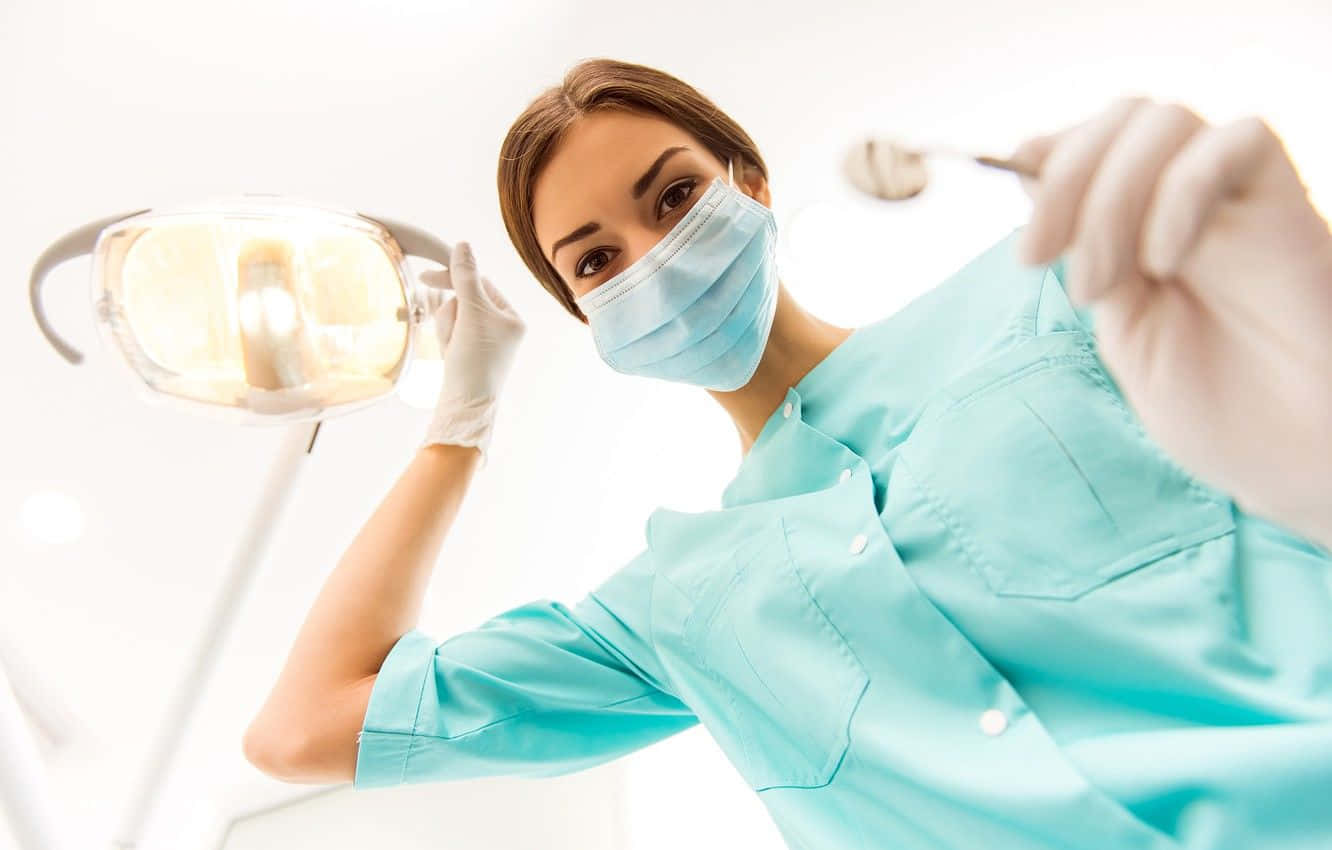 1332x850 Dentist Picture