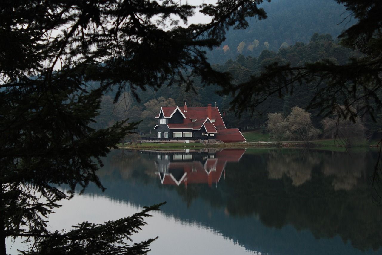 1280x853 Divided Abant Pond