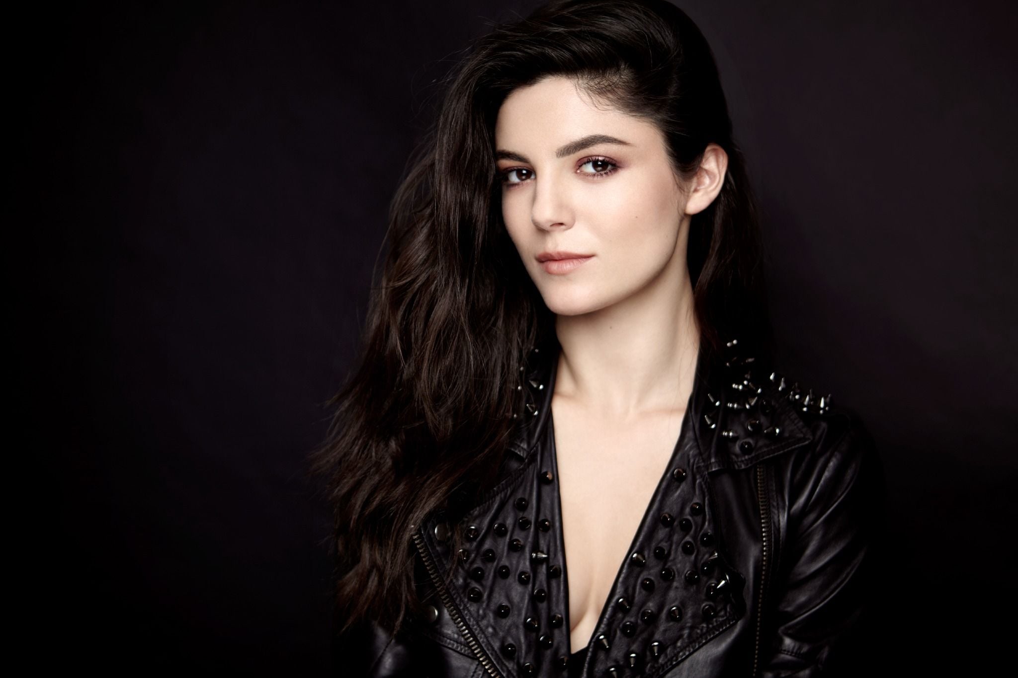 2048x1365 Hot Rachel on UnREAL Actress Monica Barbaro Episode Recap