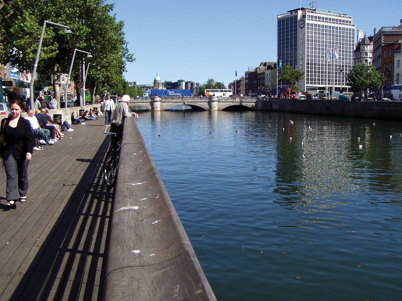 1600x1200 River Liffey. Dublin, Ireland, Capital & Source