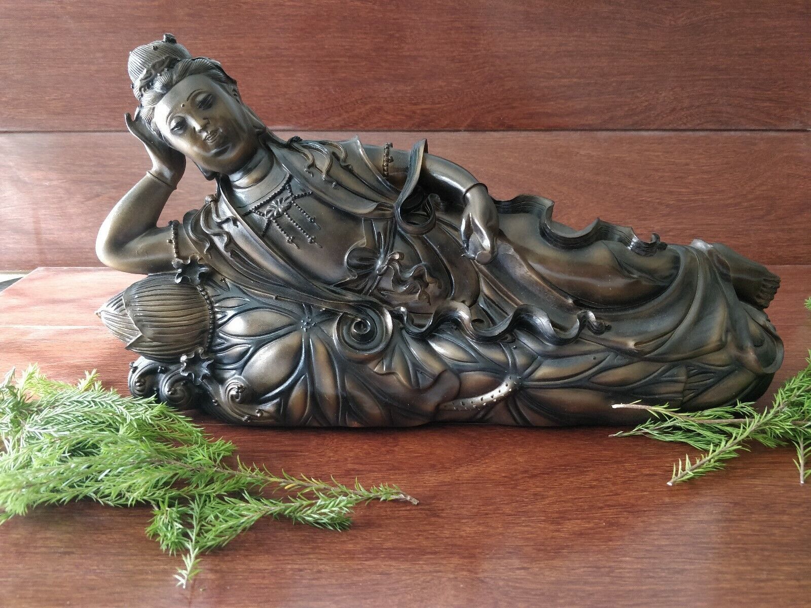 1600x1200 Quan Yin (Kwan Yin) on Lotus Statue Goddess of Compassion and Mercy Protector