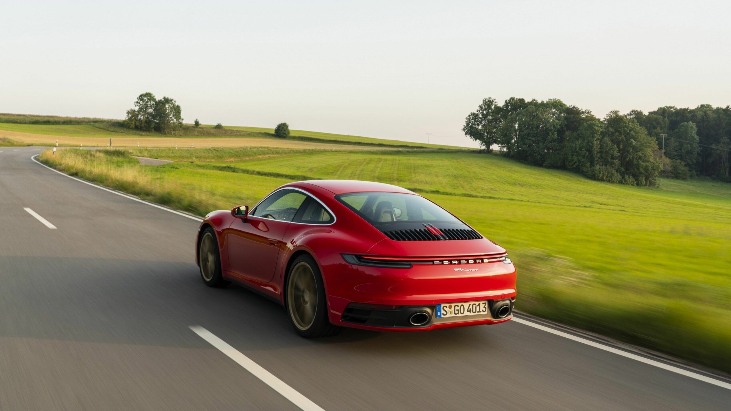 2560x1440 Porsche 911 Carrera S Wallpaper