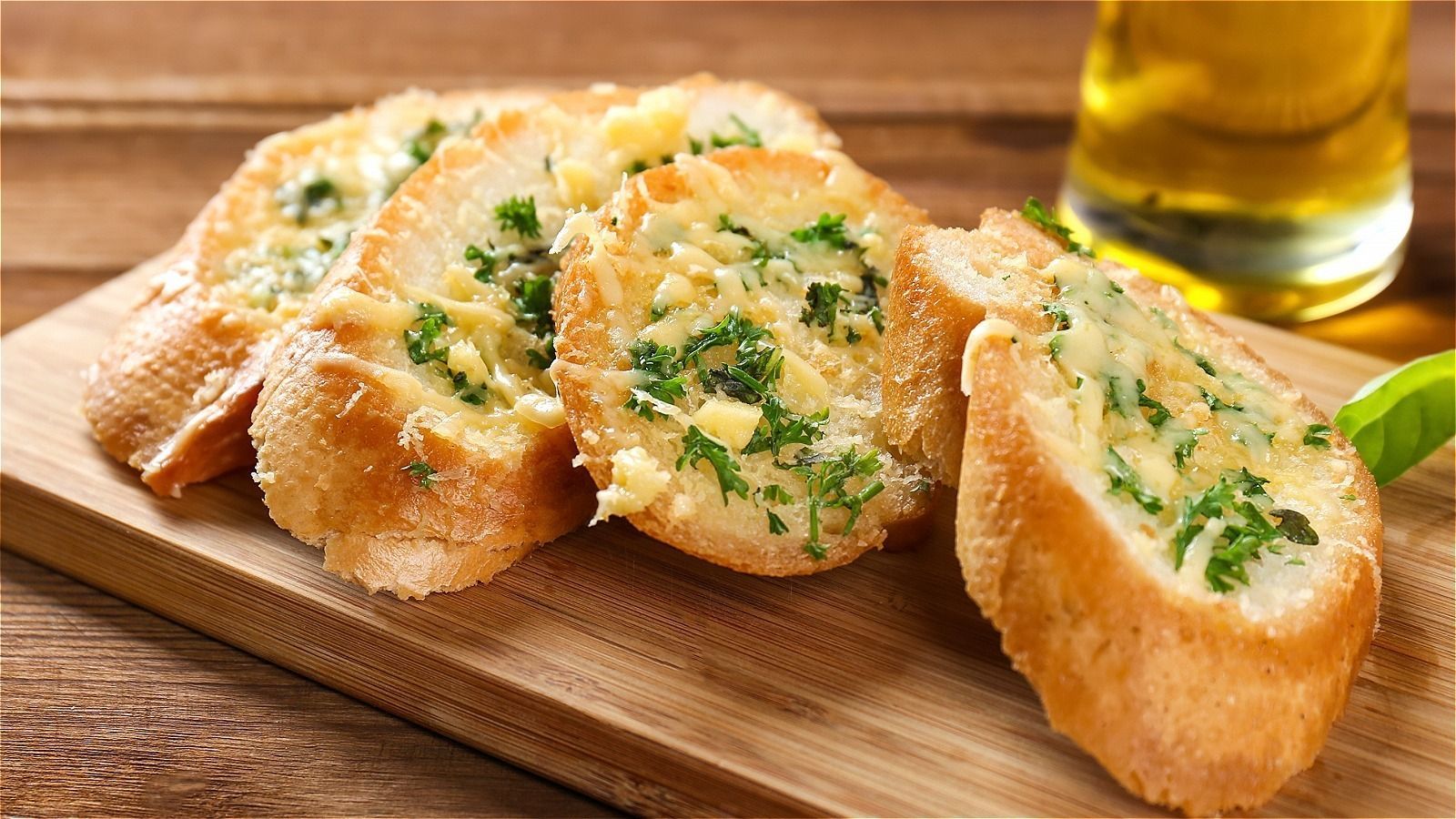 1600x900 Make Garlic Bread The Star Of Your Next Breakfast Sandwich