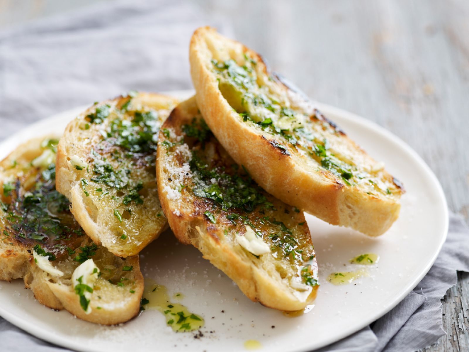 1600x1200 Garlic Bread recipe. Eat Smarter USA