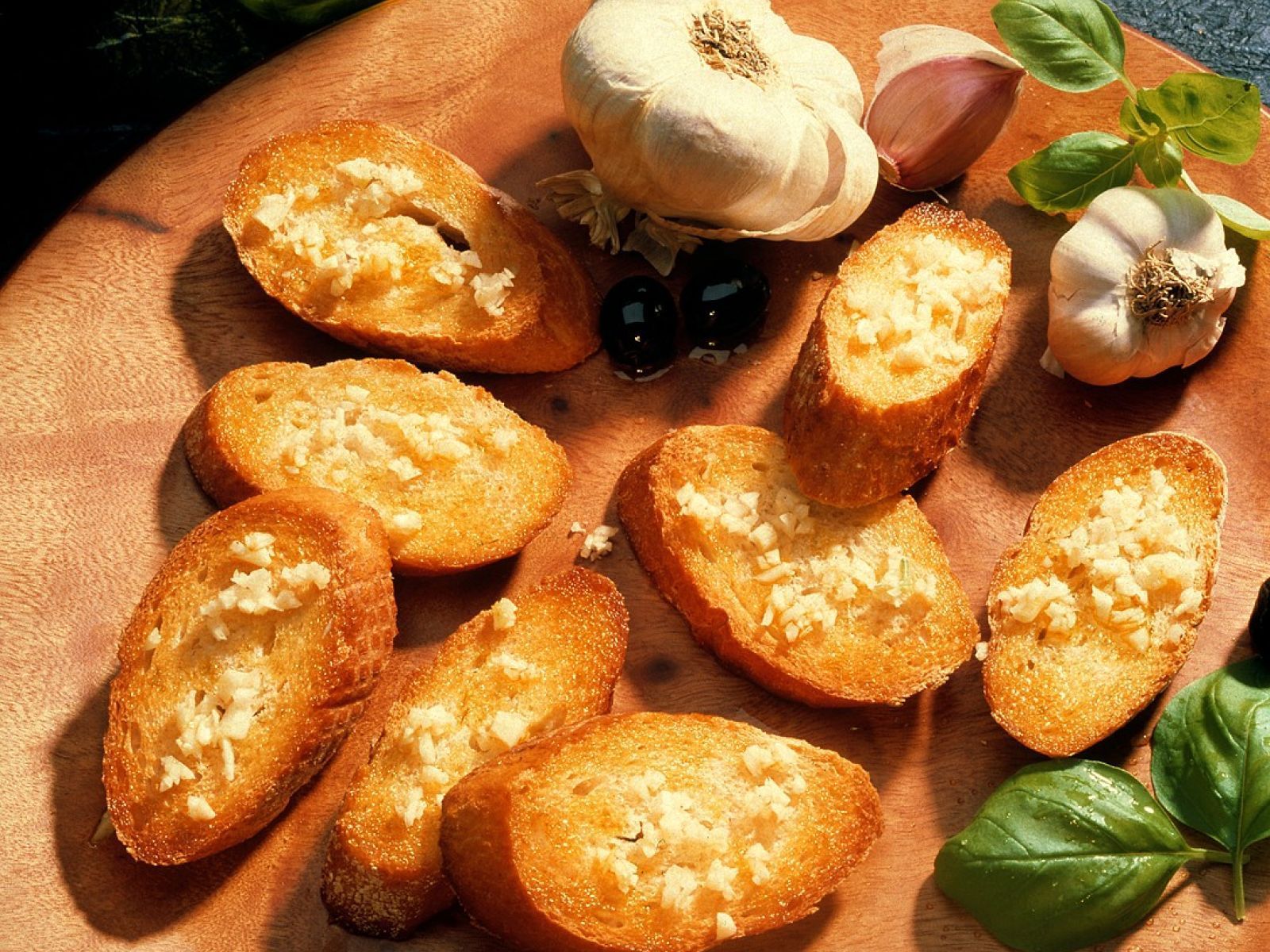 1600x1200 Garlic Bread recipe. Eat Smarter USA