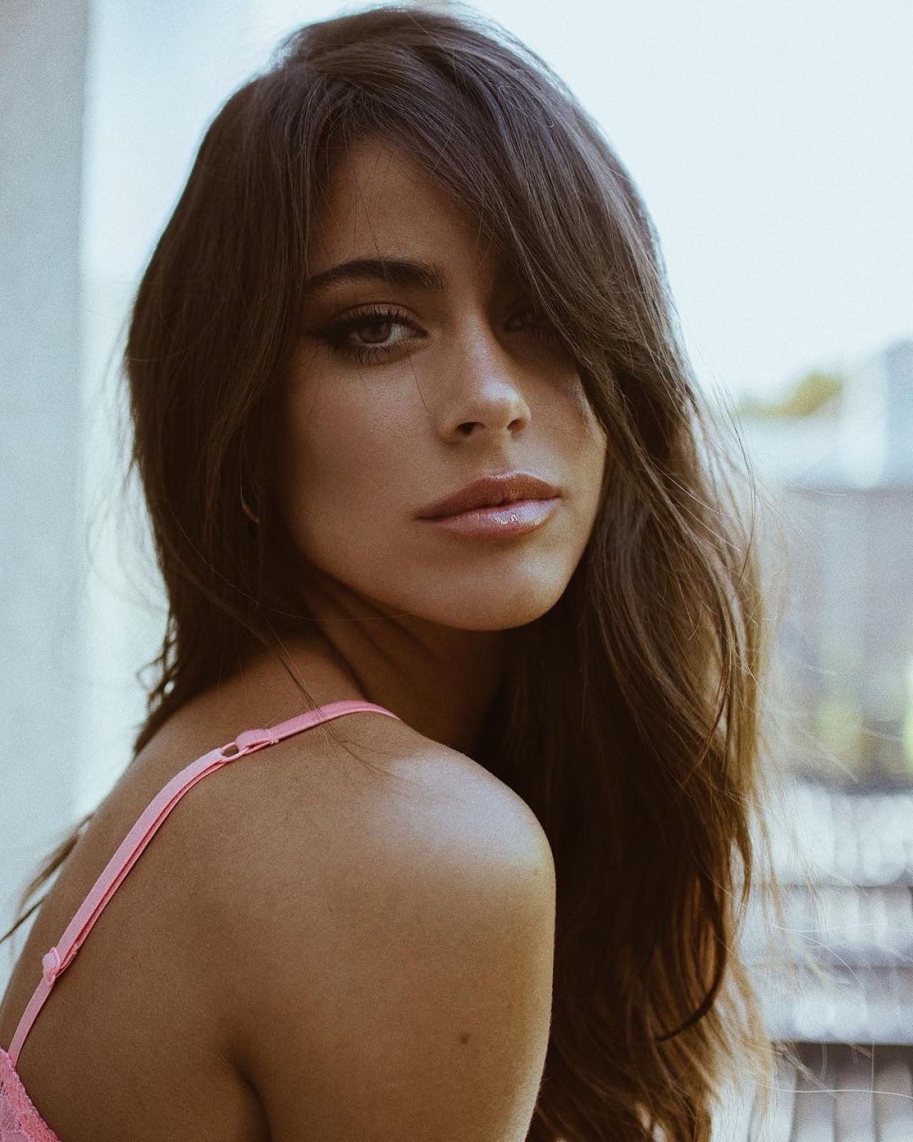 1280x1600 Martina Stoessel wallpaper