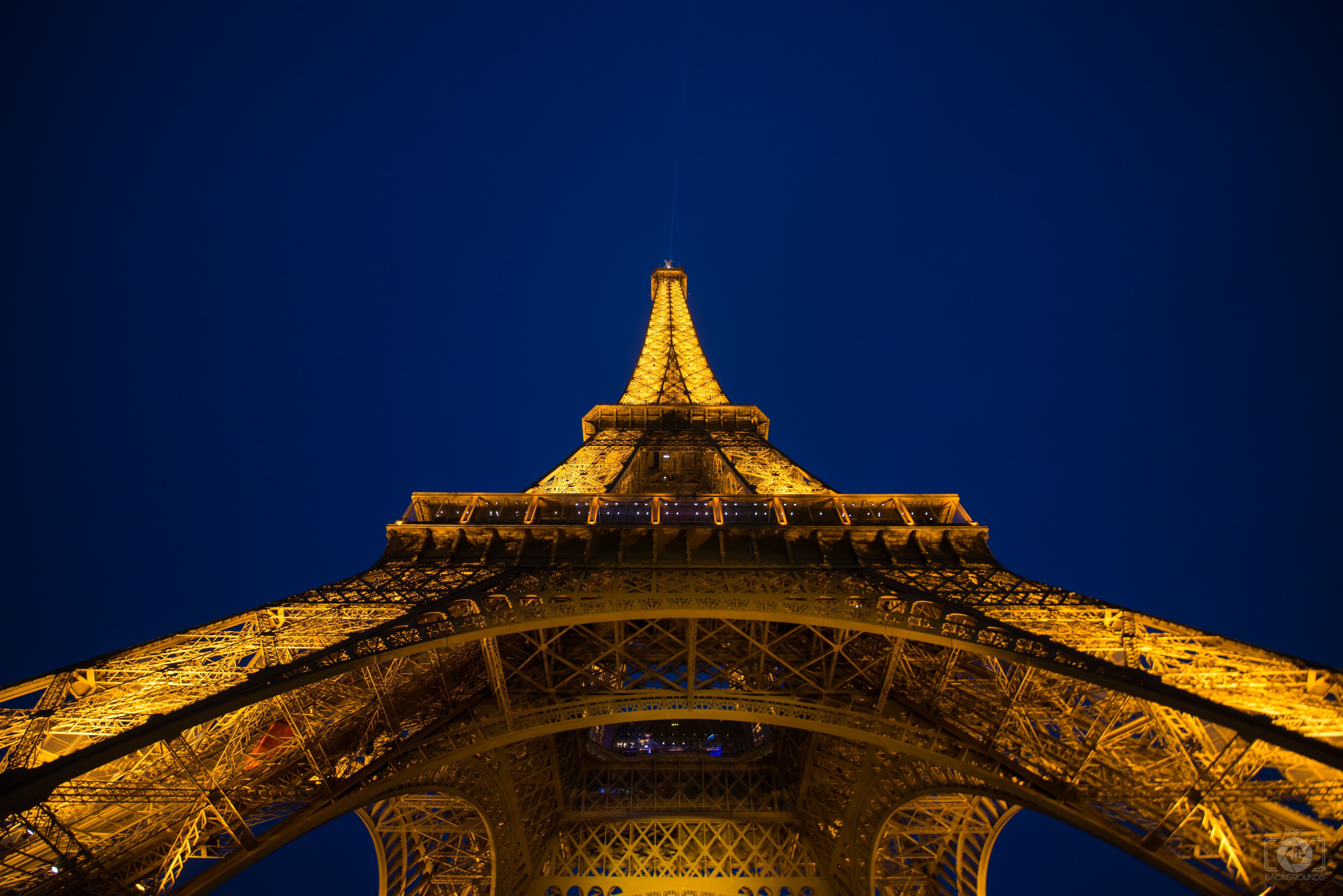 7360x4912 Eiffel Tower At Night Paris Background Quality Free Background