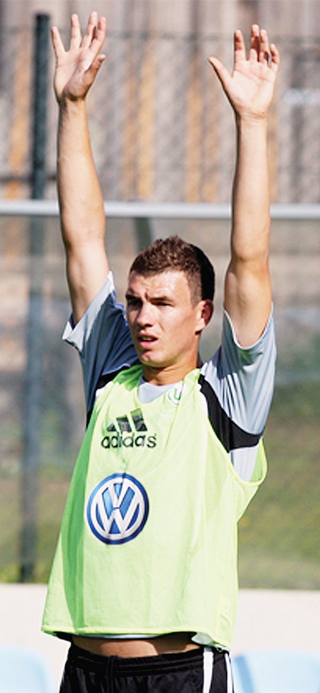 1284x2778 Best Edin dzeko iPhone HD Wallpaper
