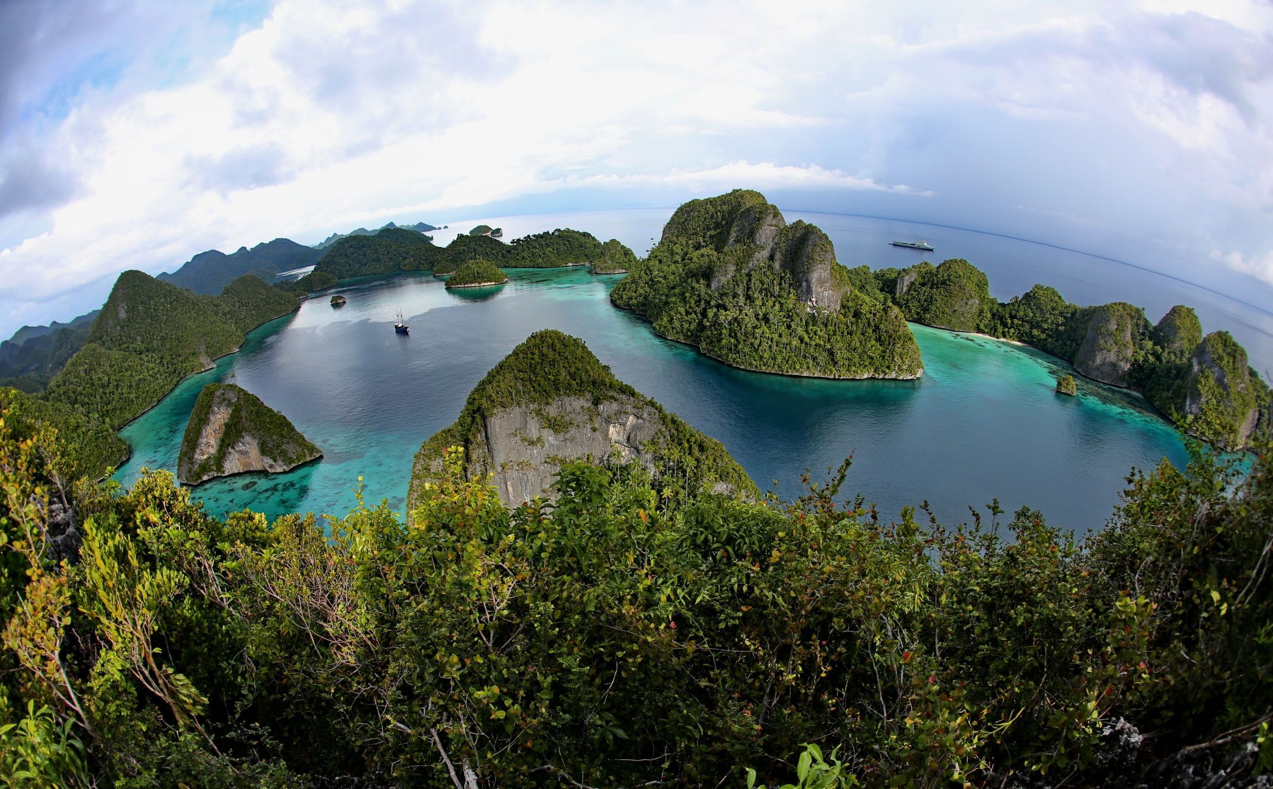 2478x1536 Mobile wallpaper: Sea, Horizon, Tree, Ocean, Earth, Island, Tropical, Indonesia, Photography, Fish Eye, 901856 download the picture for free