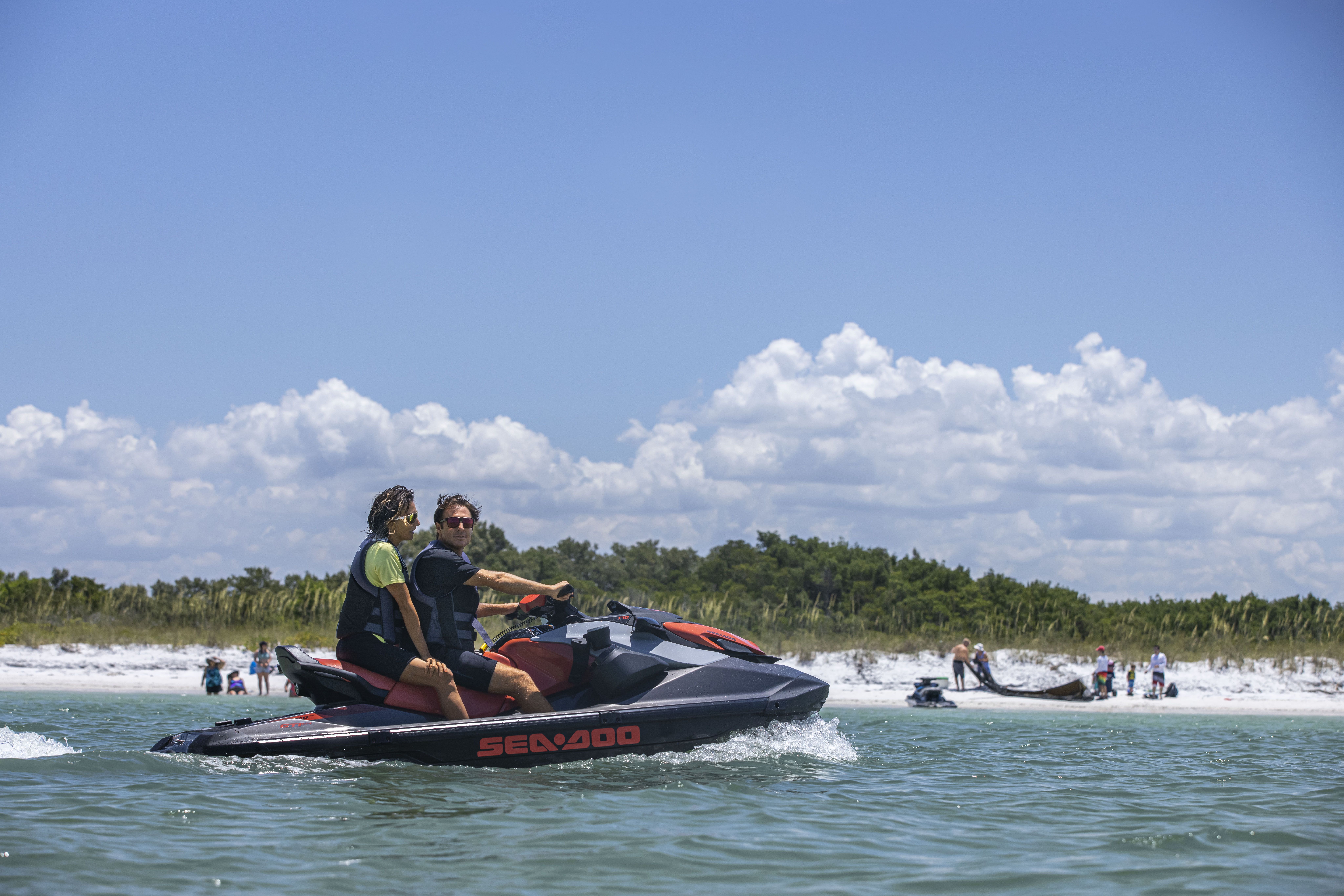 8192x5464 Watercraft World. GTI SE 170
