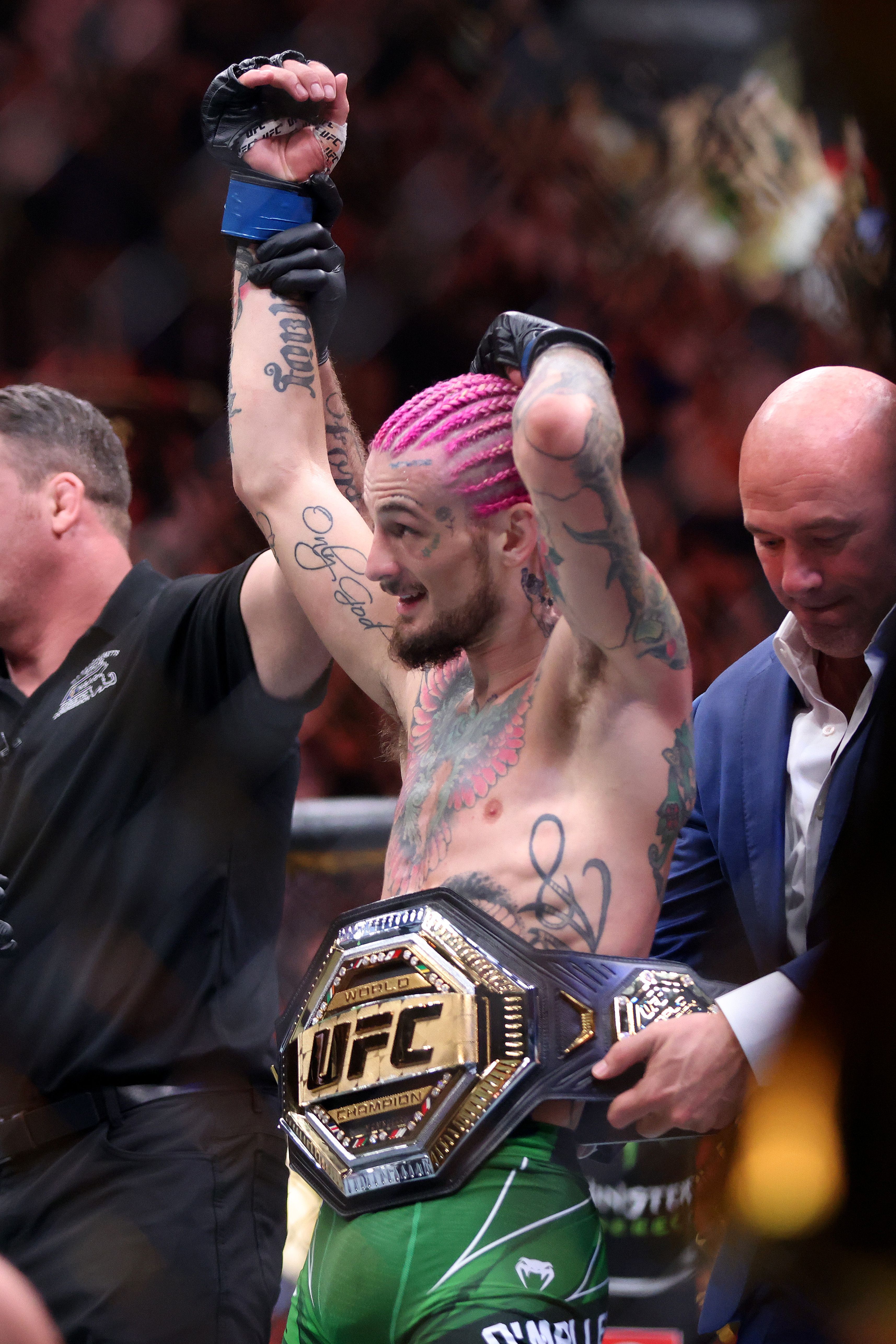 3429x5143 Sean O'Malley smokes JOINT hours after UFC 292 KO of Aljamain Sterling and is praised by rappers Drake and Snoop Dogg. The US Sun