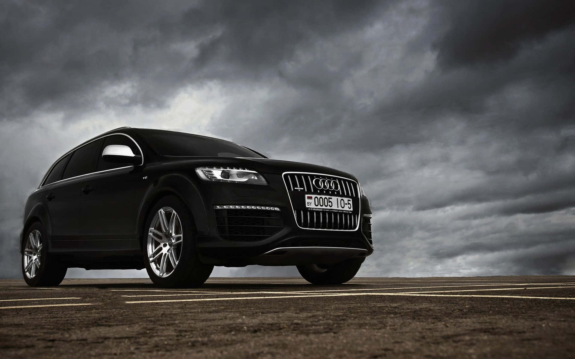 1920x1200 Download Sleek and Modern Audi Q7 SUV Wallpaper