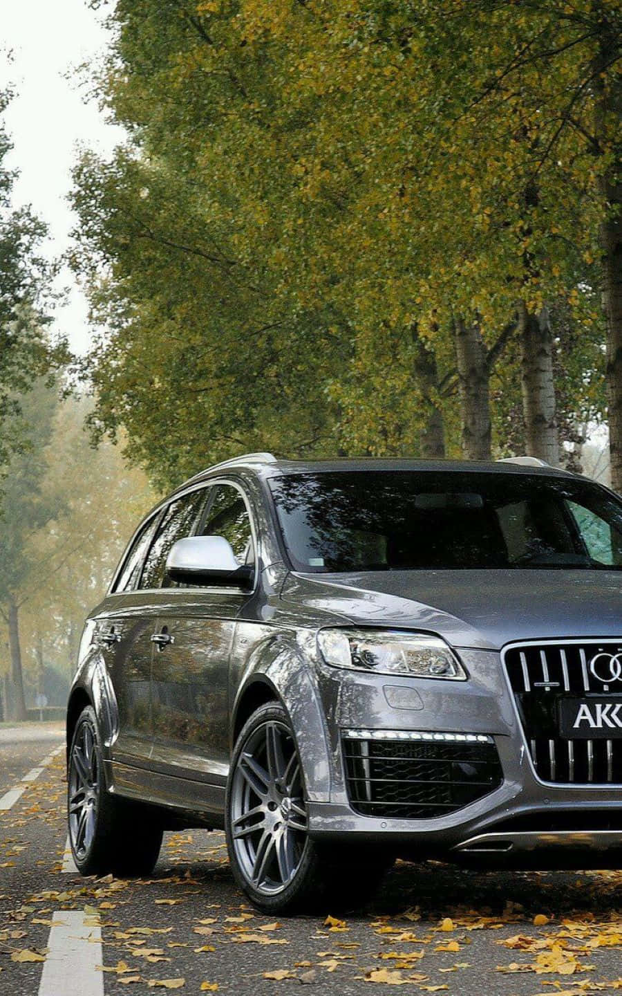 900x1440 Audi Q7 Wallpaper