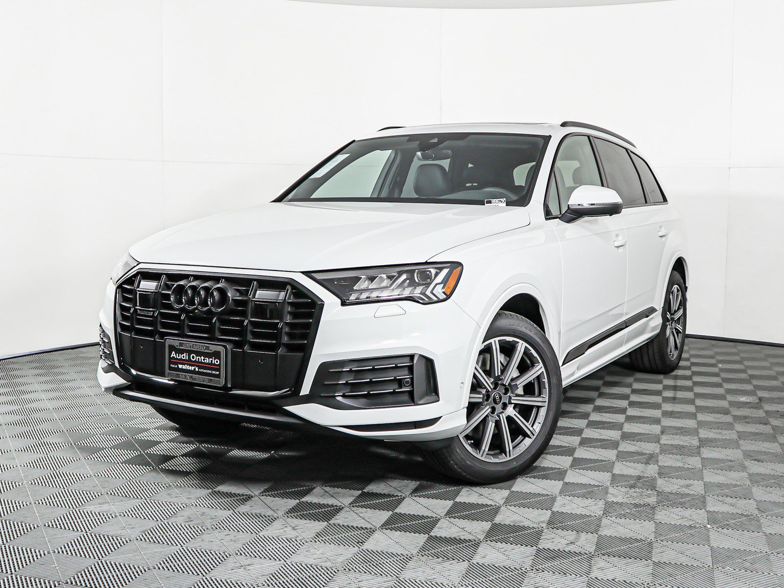 1600x1200 New 2023 Audi Q7 45 Premium Plus SUV near Riverside K. Walter's Automotive Group