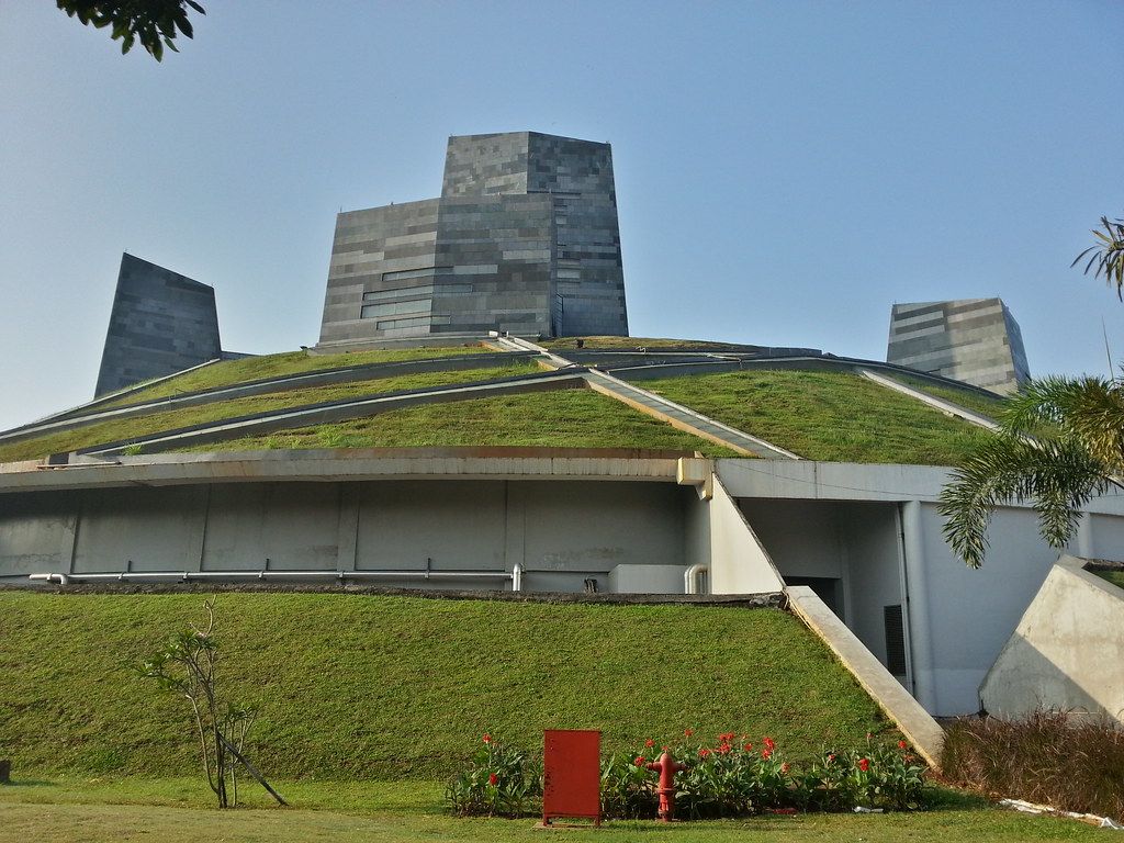 1024x768 Universitas Indonesia Central Library. the new central libr