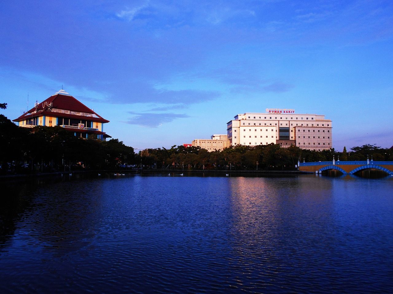 1280x960 Unair Universitas Airlangga