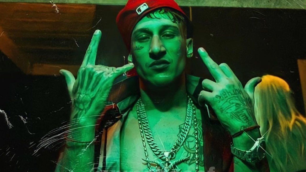 1279x720 Críticas a Yung Beef por simular practicarle sexo oral a María Forqué
