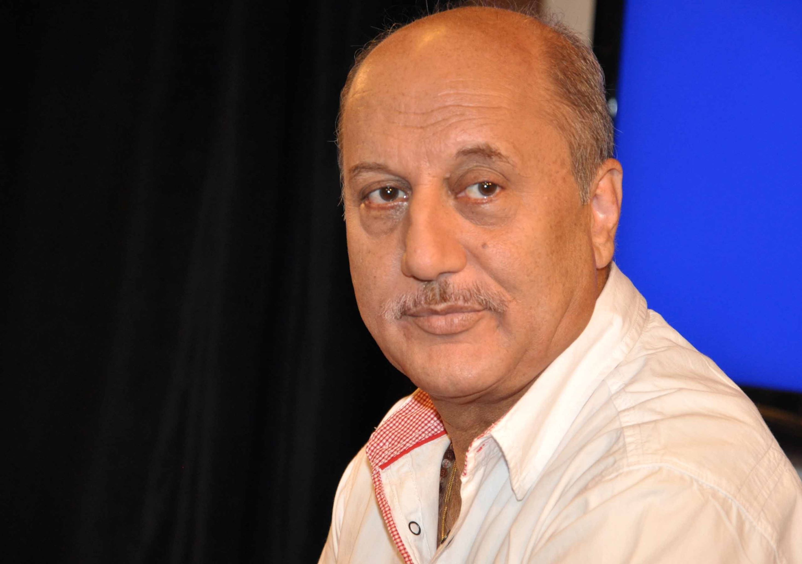 2560x1801 Actor Anupam Kher Wallpaper