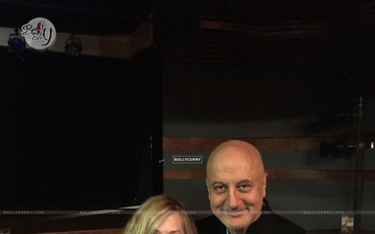 Anupam Kher Wallpapers - Top Free Anupam Kher Backgrounds - WallpaperAccess