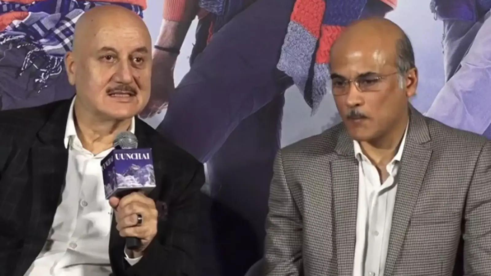 1600x900 Anupam Kher recollects his first meeting with 'Uunchai' director Sooraj Barjaty. Hindi Movie News of India