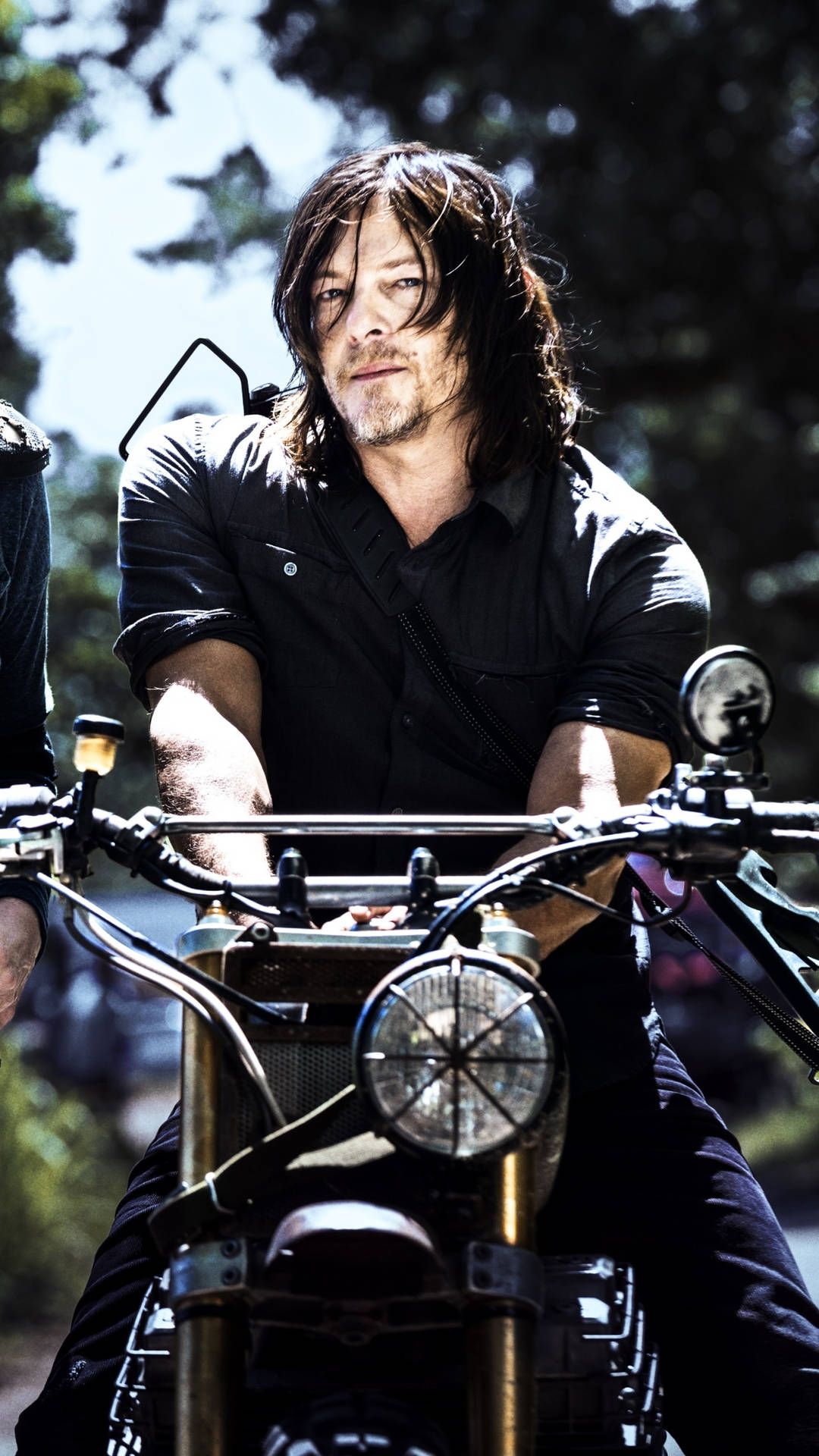 1080x1920 Download Fearless Daryl Dixon on The Walking Dead Wallpaper