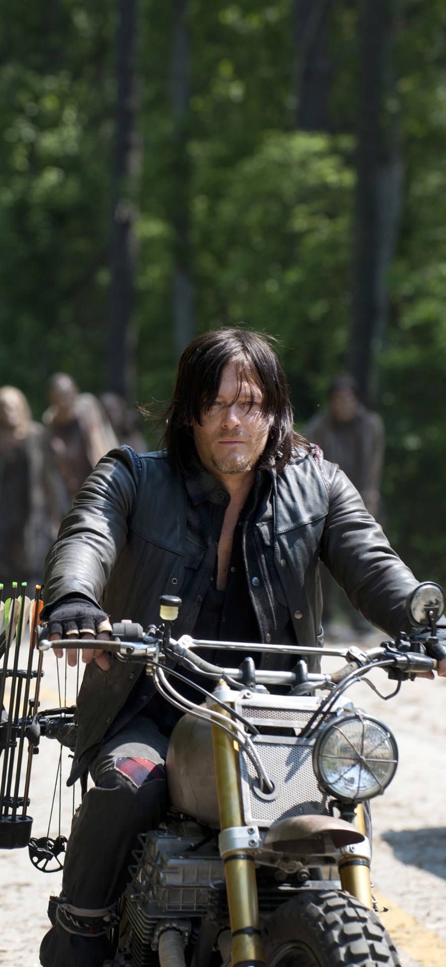 886x1920 Download Daryl Dixon of The Walking Dead Wallpaper